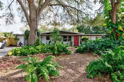 1352 13th Ave, Vero Beach, FL, 32960-3741 | Card Image