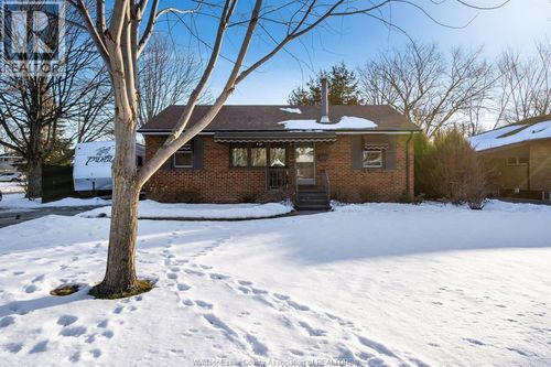 1114 Parkview Ave, Windsor, ON, N8S2X9 | Card Image