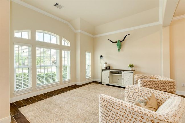 203 Bentwater Ln, House other with 4 bedrooms, 2 bathrooms and 2 parking in Clute TX | Image 6
