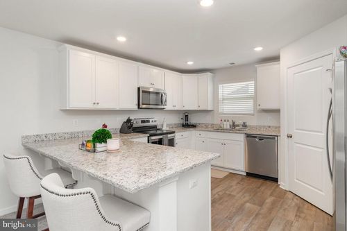 6619 Sacagawea St, Ruther Glen, VA, 22546-2966 | Card Image