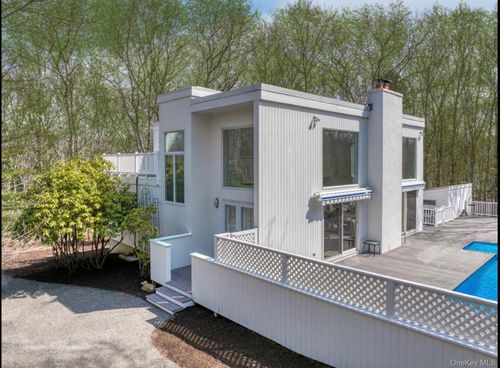 17 Lyme Ln, East Hampton, NY, 11937-5162 | Card Image