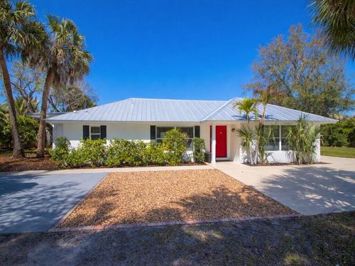 527 E Causeway Blvd, Vero Beach, FL, 32963-2227 | Card Image