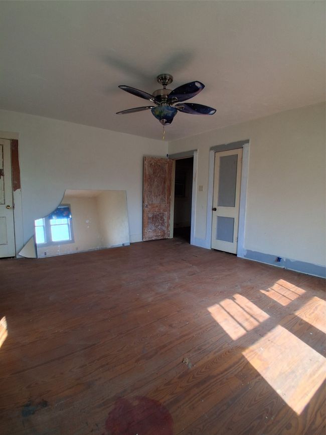 208 E 4 Th St, House other with 2 bedrooms, 2 bathrooms and null parking in Coleman TX | Image 15