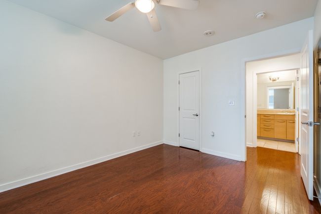 Primary | Image 4