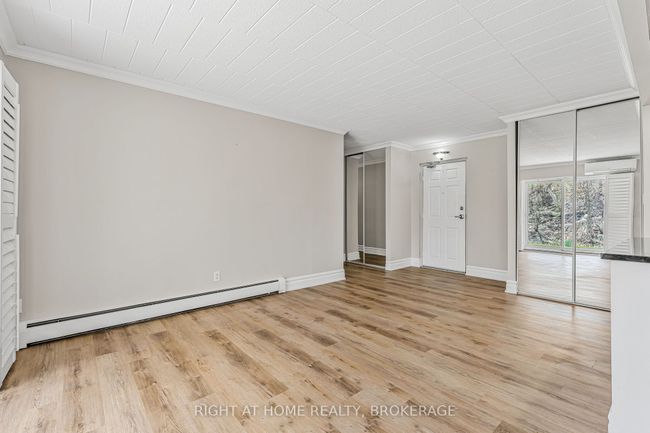 102 - 20 John St, Condo with 2 bedrooms, 1 bathrooms and 3 parking in Grimsby ON | Image 7