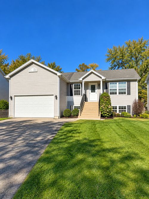 1394 Teakwood Ln, Crystal Lake, IL, 60014-4032 | Card Image