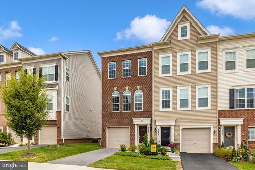 5961 Whelan Ln, FREDERICK, MD, 21703-8002 | Card Image