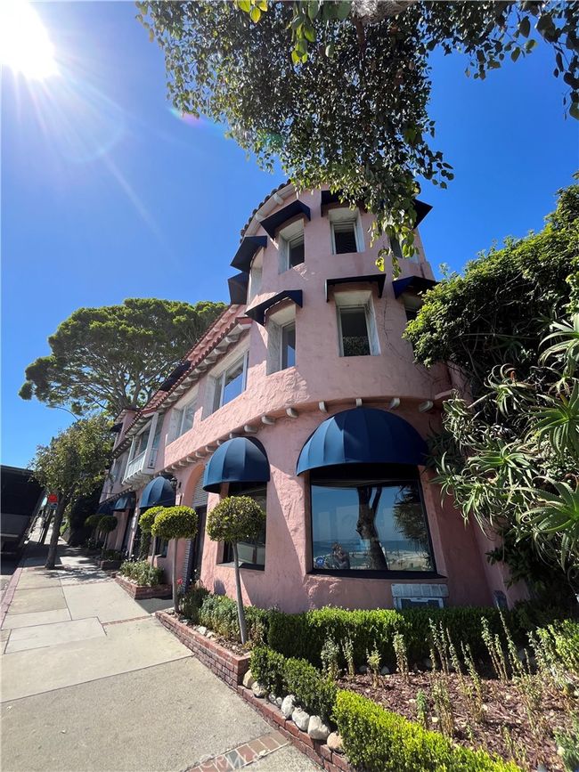 APT-5 - 212 N Coast Hwy, Condo with 1 bedrooms, 1 bathrooms and null parking in Laguna Beach CA | Image 30