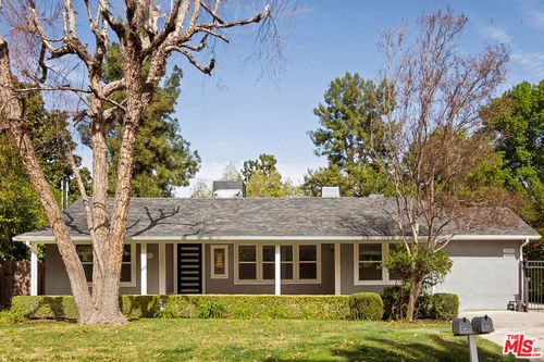 23153 Canzonet St, Woodland Hills, CA, 91367-6104 | Card Image