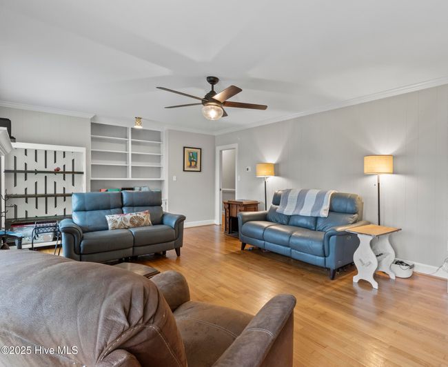 405 E Westbrook St, House other with 4 bedrooms, 3 bathrooms and 1 parking in Wallace NC | Image 12