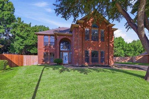 2422 Black Spruce Ct, Arlington, TX, 76001-5471 | Card Image