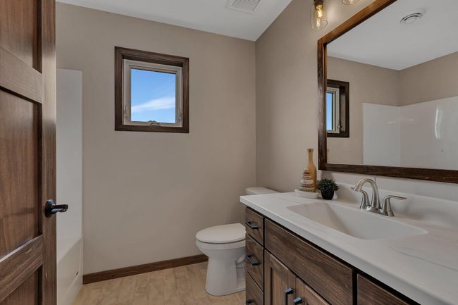 Full Guest Bathroom | Image 10