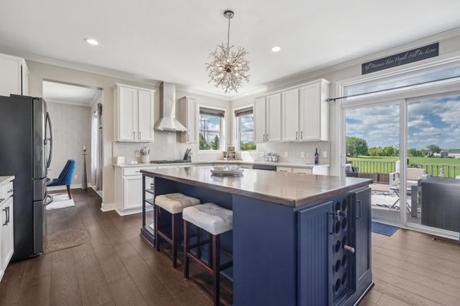 Open concept living | Image 13