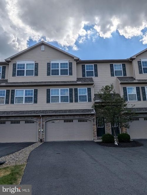 130 Old Schoolhouse Ln, MECHANICSBURG, PA, 17055-5665 | Card Image
