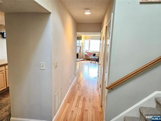 403 Heights Dr, Townhouse with 2 bedrooms, 3 bathrooms and null parking in Haledon NJ | Image 15