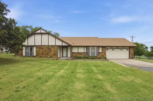 17317 E 109th St N, Owasso, OK, 74055-6137 | Card Image