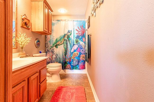 240 Coco Loop, House other with 2 bedrooms, 2 bathrooms and 2 parking in Pointblank TX | Image 22