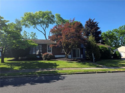 3334 Thomas St, Whitehall, PA, 18052-3526 | Card Image