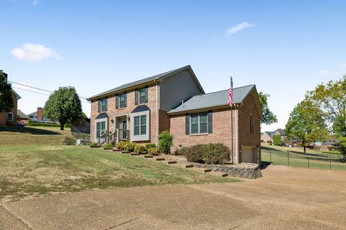 622 Cumberland Hills Dr, Hendersonville, TN, 37075-4340 | Card Image
