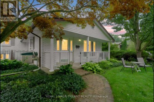 81 Wakefield Cres, London, ON, N5X1Z6 | Card Image