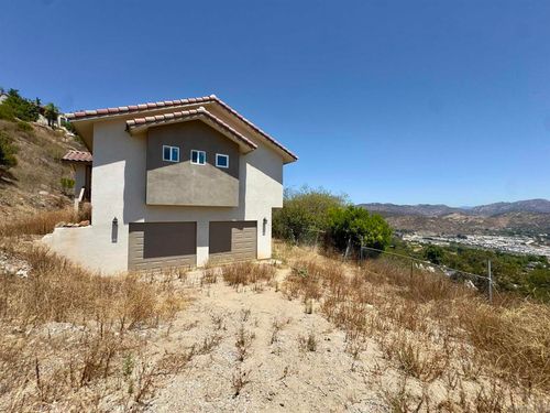 11677 Valle Vista Rd, Lakeside, CA, 92040-1041 | Card Image
