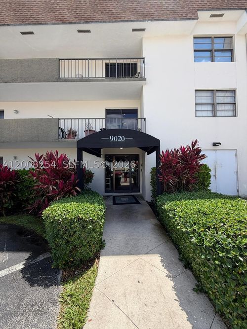 1d-9020 Ne 8th Ave, Miami Shores, FL, 33138-3252 | Card Image