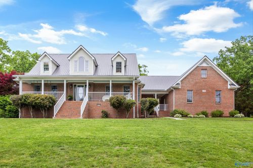155 Hillsdale Dr, Gurley, AL, 35748-9006 | Card Image