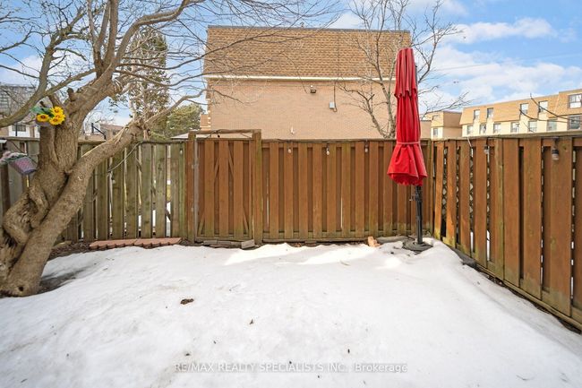 308 Fleetwood Cres, Condo with 4 bedrooms, 2 bathrooms and 2 parking in Brampton ON | Image 44