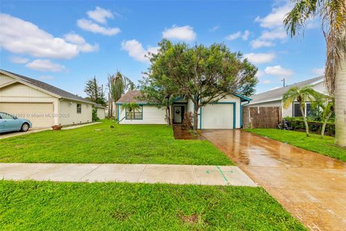4570 Brook Dr, West Palm Beach, FL, 33417-8205 | Card Image