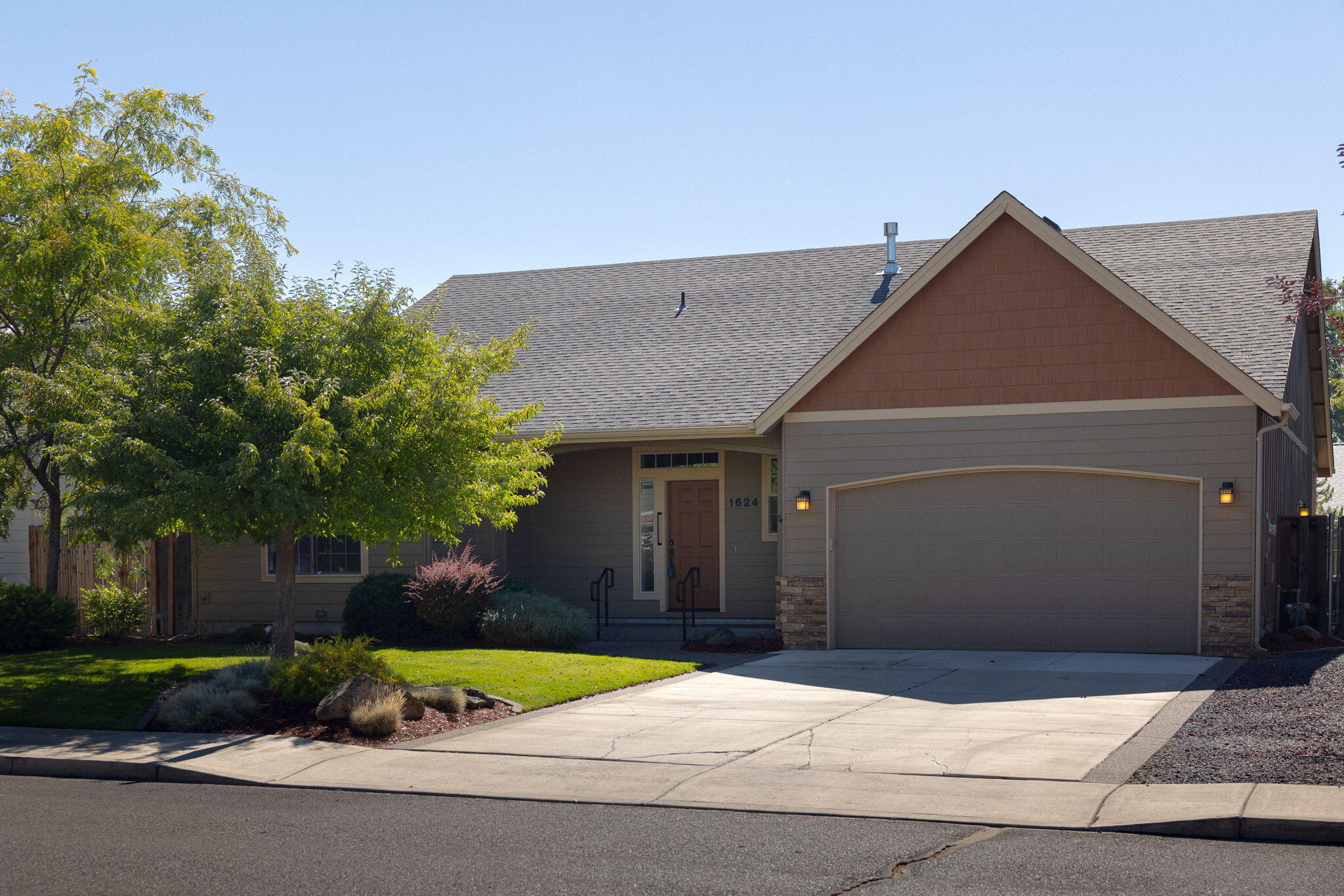 Teakwood Ln, Redmond, OR 97756