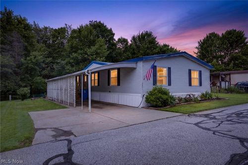 13041 Kevin Ln, Chardon, OH, 44024-8939 | Card Image