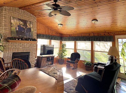 335 E Sorenson Ave, Appleton, MN, 56208-1421 | Card Image