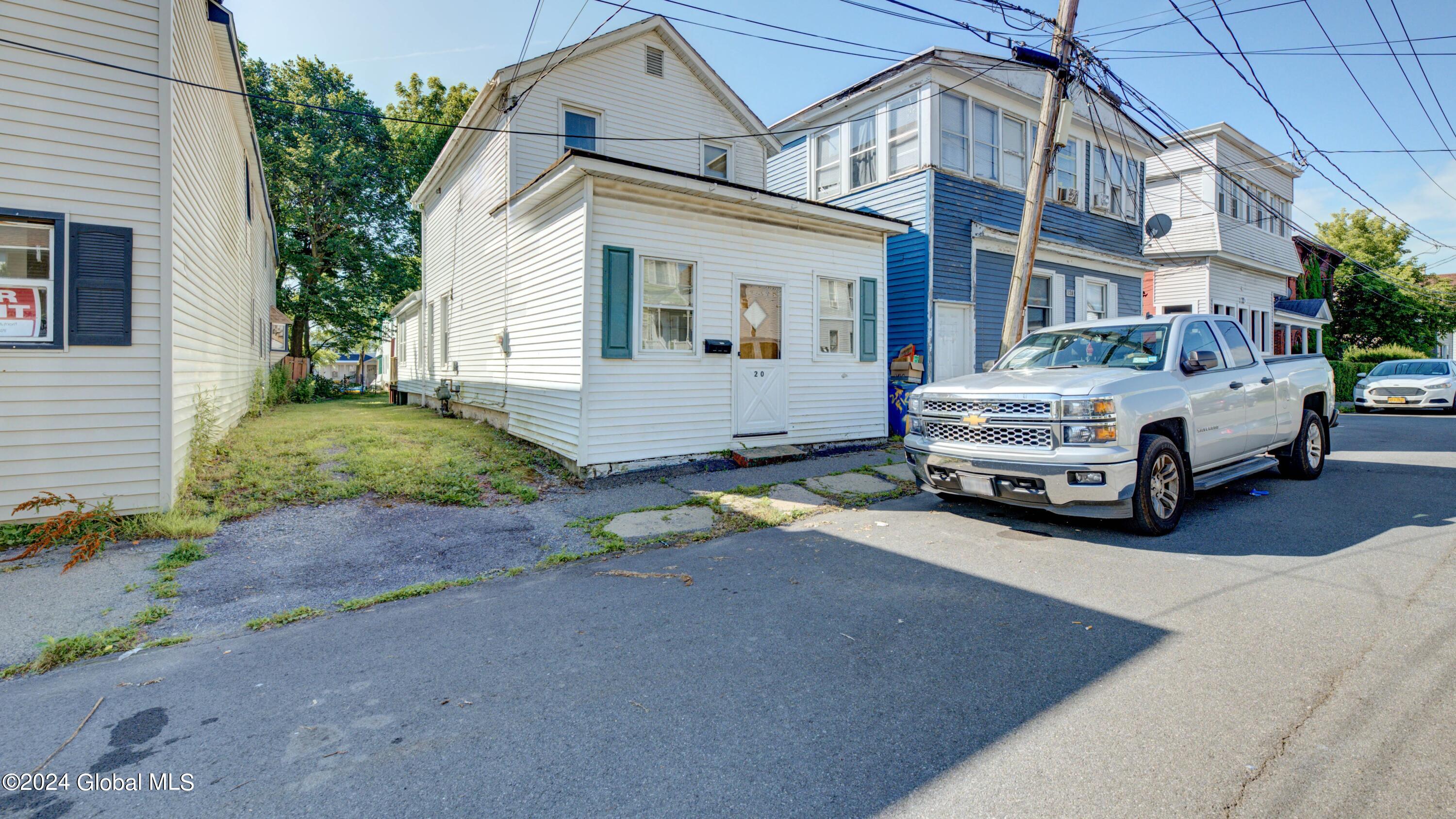 Reid St, Amsterdam, NY 12010