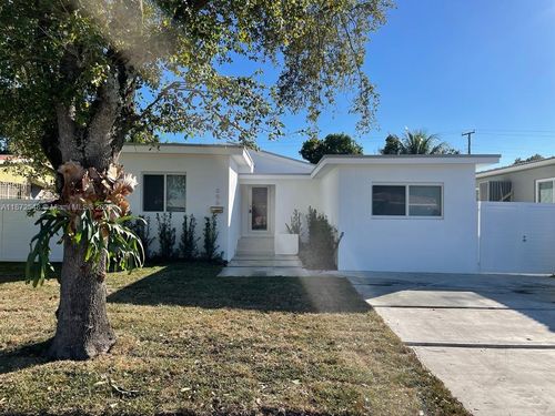 556 E 12th St, Hialeah, FL, 33010-3652 | Card Image