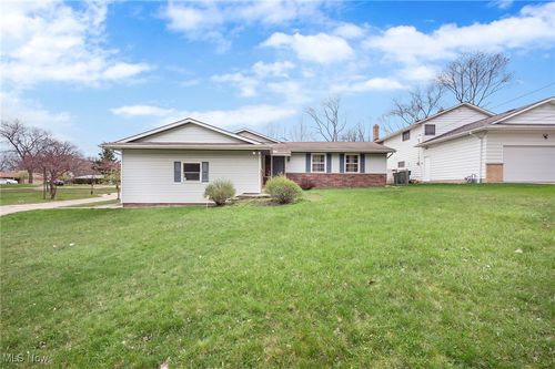 127 Brush Rd, Richmond Heights, OH, 44143-1053 | Card Image