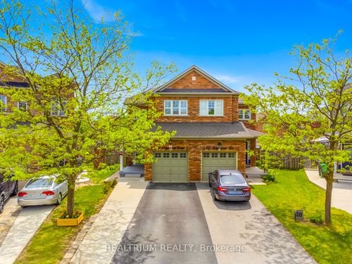 18 Deepcoral Court, Brampton, ON, L6V4P7 | Card Image