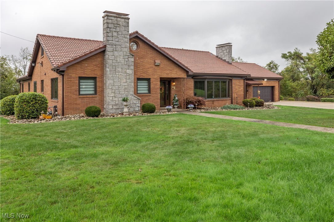 Meadowbrook Ln, Weirton, WV 26062