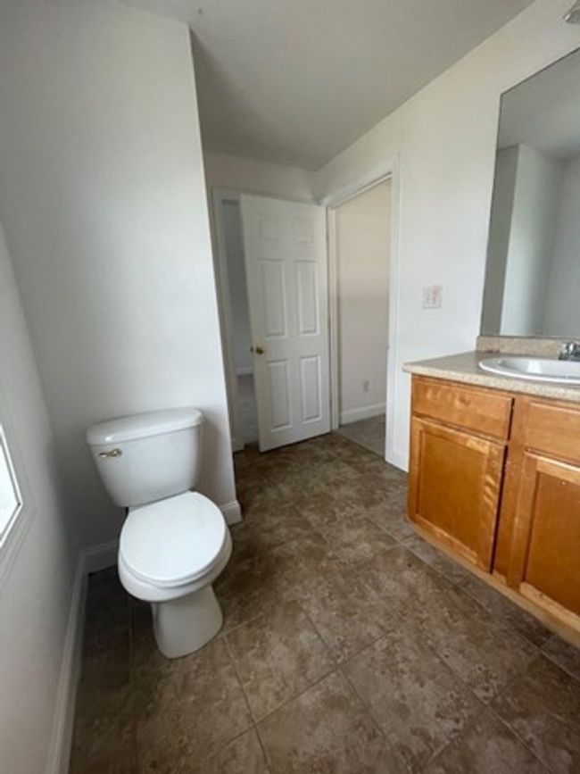 65 Smith St, House other with 3 bedrooms, 3 bathrooms and 2 parking in Lowell MA | Image 14