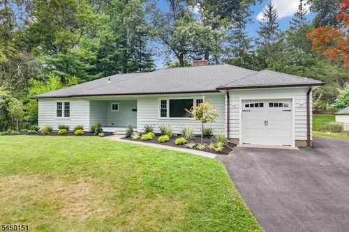 40 Old Army Rd, Bernardsville, NJ, 07924-1829 | Card Image
