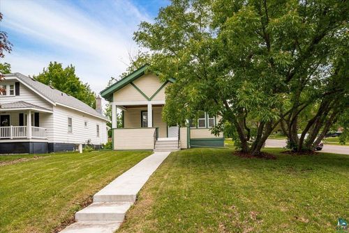 131 E Winona St, Duluth, MN, 55803-1809 | Card Image