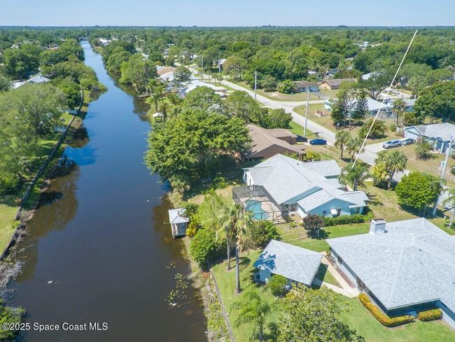 344 Concha Dr, House other with 3 bedrooms, 2 bathrooms and null parking in Sebastian FL | Image 33