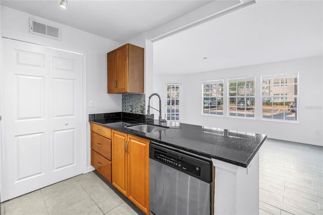 APT-101 - 3305 Haviland Ct, Condo with 1 bedrooms, 1 bathrooms and null parking in PALM HARBOR FL | Image 8