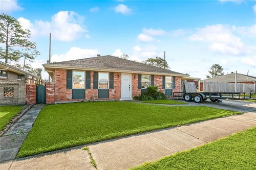 2301 Creely Drive, Chalmette, LA, 70043 | Card Image