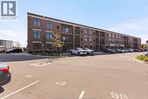 316-3180 Meadowbrook Lane, Windsor, ON, N8T0B4 | Card Image