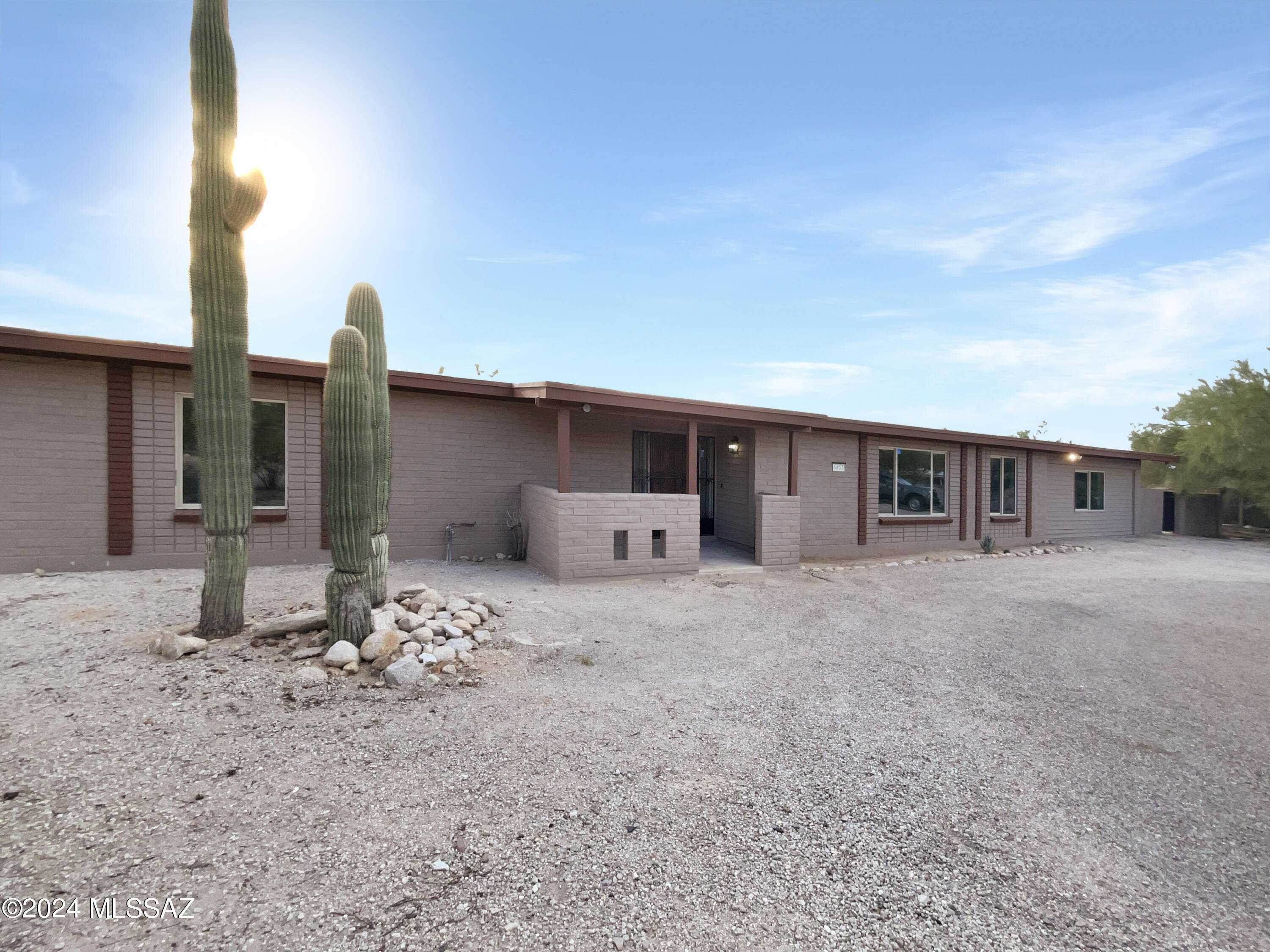 Amahl Cir, Tucson, AZ 85704