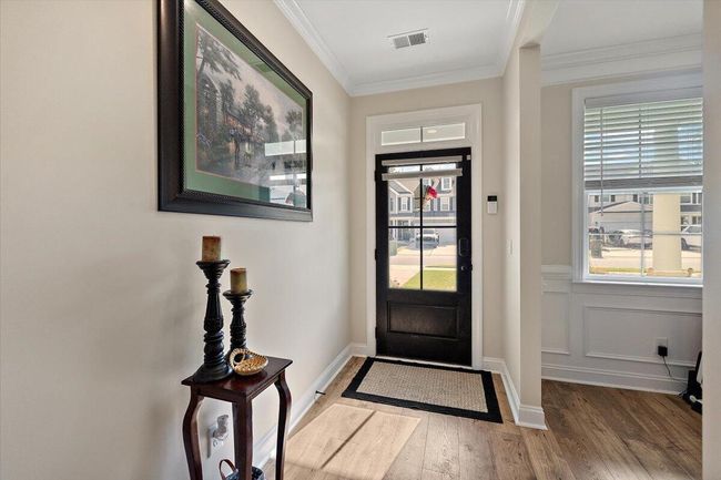Entry foyer | Image 13