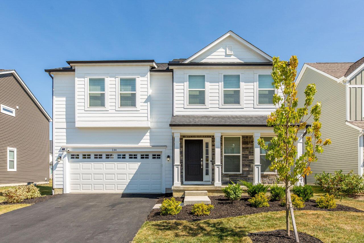 Mahogany Dr, Lewis Center, OH 43035