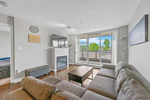 409-3255 Smith Ave, Burnaby, BC, V5G0B5 | Card Image