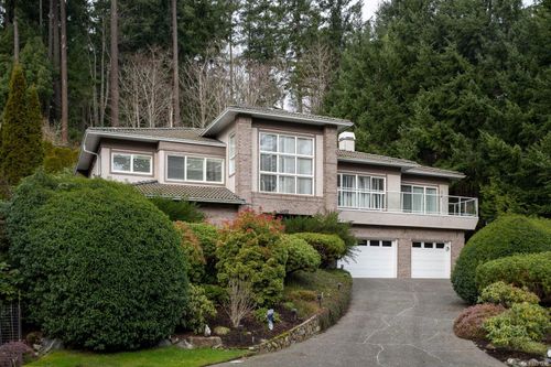 4652 Boulderwood Dr, Victoria, BC, V8Y3G5 | Card Image