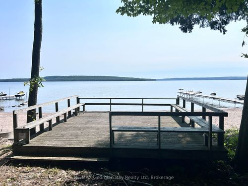 127 Kchi Sin Miikan, Christian Island, ON, L9M0A9 | Card Image